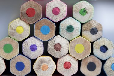 Renkli kalemler Yığılmış Piramit