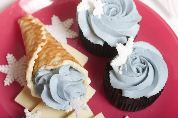 Muffin Cream Cheese Cream Decorated Marshmallow Snowflake Nearby Waffle Cones — Stock Photo, Image