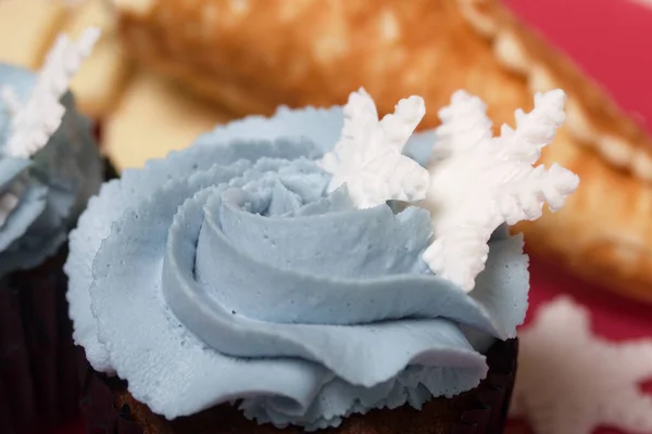 Muffin Med Färskost Grädde Dekorerad Med Marshmallow Snöflinga — Stockfoto