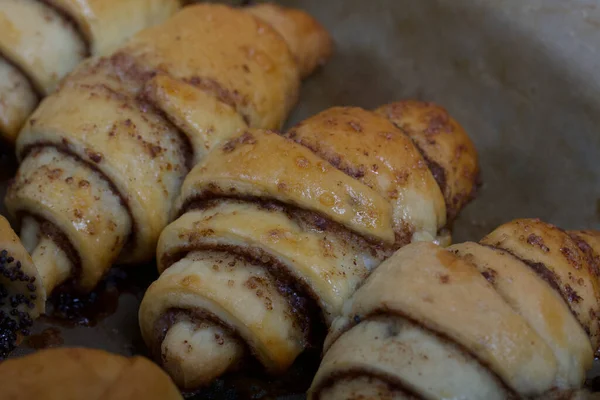 Pasteles Ricos Los Bollos Están Una Bandeja Para Hornear Relleno — Foto de Stock