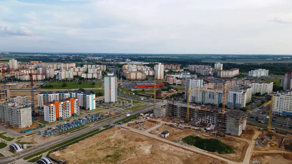 Vista Aérea Del Nuevo Desarrollo Urbano Están Construyendo Nuevas Casas —  Fotos de Stock