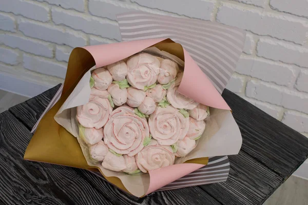 Marshmallow Bouquet Zephyr Roses Tulips Collected Bouquet Packaged Foil Craft — Stock Photo, Image