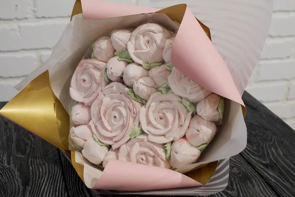 Marshmallow Bouquet Zephyr Roses Tulips Collected Bouquet Packaged Foil Craft — Stock Photo, Image