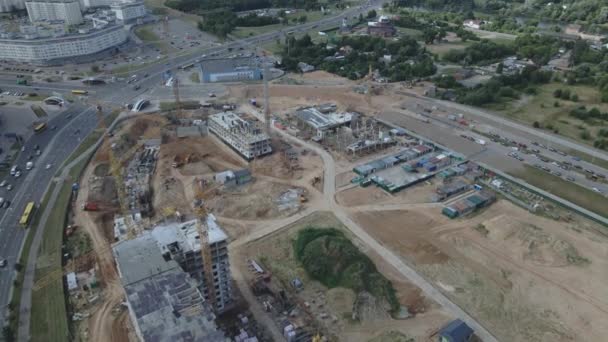 一个新城市街区的建筑工地 建筑工程正在进行中 空中摄影 — 图库视频影像