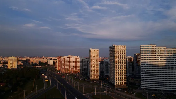 Local Construção Quarteirão Edifícios Vários Andares Paisagem Cidade Nascer Sol — Fotografia de Stock