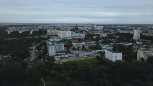 Nel Quartiere Moderni Edifici Più Piani Volare Crepuscolo Tramonto Fotografia — Video Stock