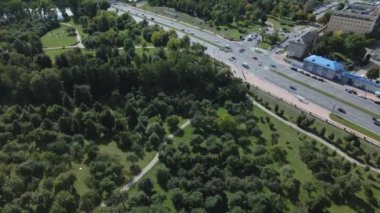 Park alanındaki yürüyüş yolları. Hava fotoğrafçılığı.