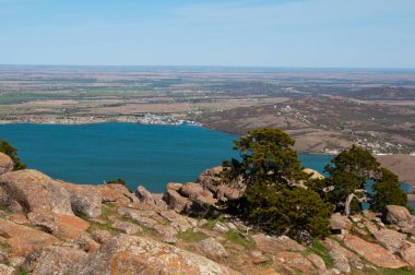 Lawton; Oklahoma. Lake Lawtonka. The lake provides the water supply for Fort Sill and Lawton.  clipart