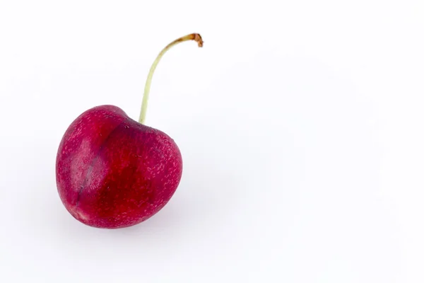 Szív alakú cseresznye a elszigetelt fehér háttér — Stock Fotó
