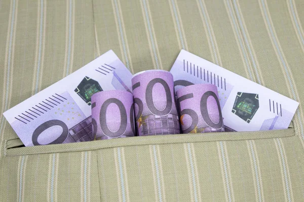 Emplacement des billets de 500 euros dans la poche d'une élégante veste rayée — Photo