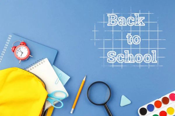 School desk with educational supplies for drawing. — Stock Photo, Image