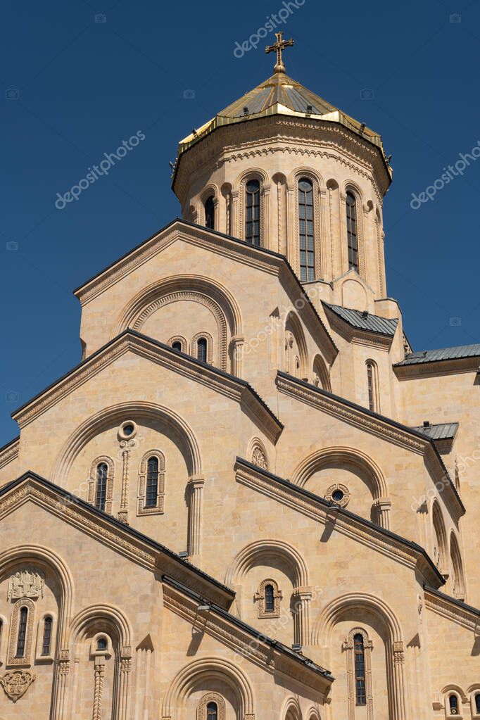 La Catedral de la Santísima Trinidad, o Catedral de Sameba en Tiflis