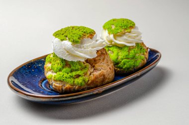 Kremalı turta mantarı.