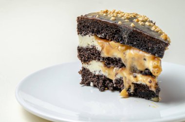 Fındıklı çikolatalı kek.