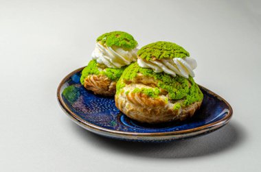 Kremalı turta mantarı.