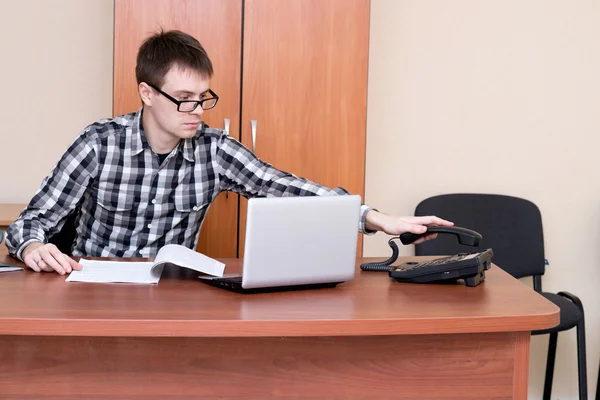 Trabalhador de escritório. — Fotografia de Stock