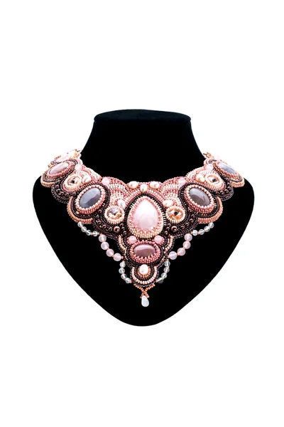 Collar rosa de cuentas con piedras —  Fotos de Stock