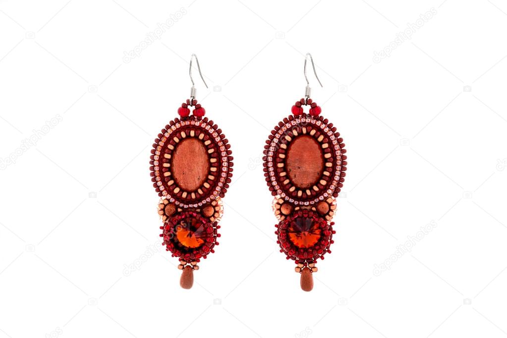 Bead earrings with red stone