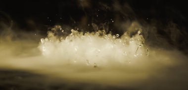 Soyut BANNER. Gerçek Mistik duman bulutu, su damlası patlaması, buhar sineği hareketi, karanlık arka plan. Kimyasal deney, aromaterapi, yanık içecek buharı paranormal sis. Sarı ton. Daha fazla renk kaynağı