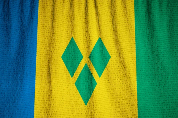 Nahaufnahme des zerzausten Heiligen Vincent und der Granadinen-Flagge — Stockfoto