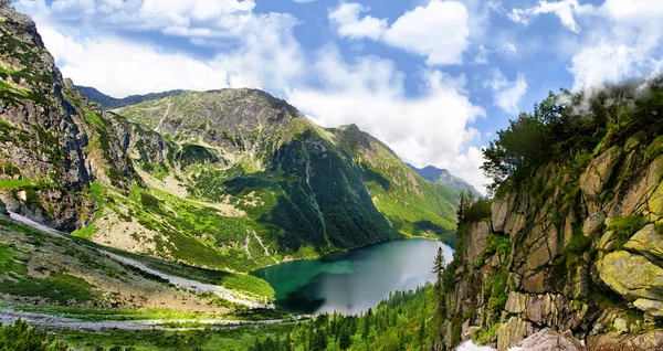 Vackra landskapet i Tatrabergen i området i ögat av havet — Stockfoto