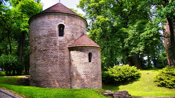 Romanesque Rotunda ที่ปราสาทฮิลล์ใน C‘yn, โปแลนด์ — ภาพถ่ายสต็อก