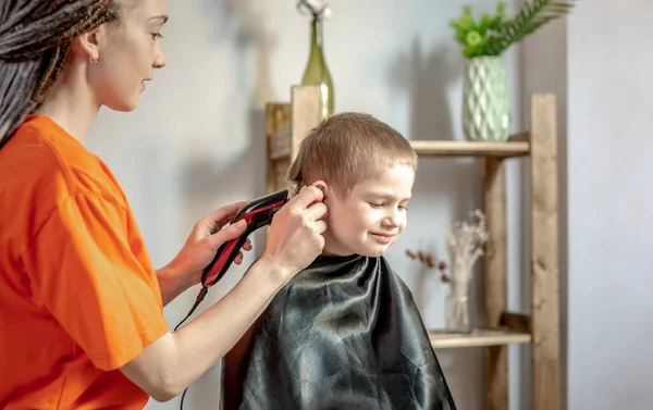 Young Modern Woman Hairdresser Cutting Child Hair Hair Clipper Boy — Stock Photo, Image