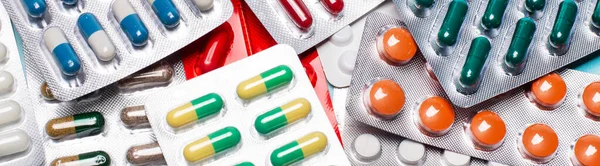 Фармацевтические Препараты Антибиотики Таблетки Лекарства Крупный План Красочных Антибактериальных Таблеток — стоковое фото