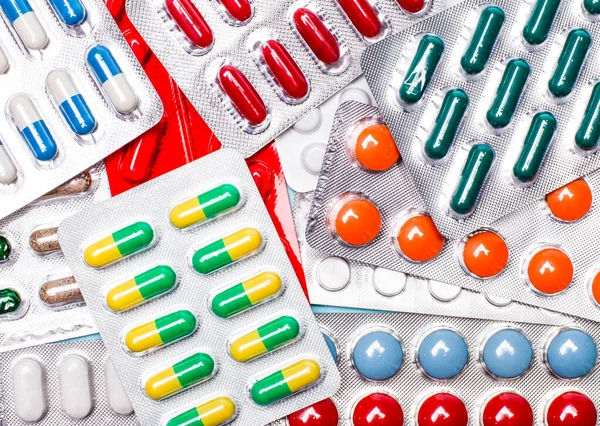 Arzneimittel Antibiotika Tabletten Medikamente Bunte Antibakterielle Pillen Auf Dunklem Hintergrund — Stockfoto