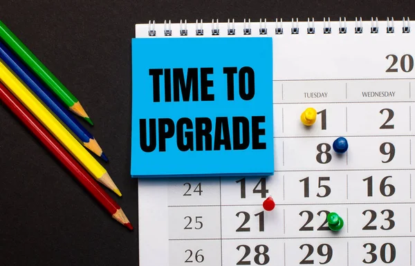 Calendario Tiene Papel Nota Azul Claro Con Texto Tiempo Actualización — Foto de Stock