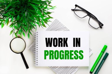 Beyaz arka planda üzerinde 