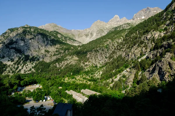 Delikatny Wodospad Ibones Azules Trasa Bachimaa Alto Prowincja Huesca Hiszpania — Zdjęcie stockowe