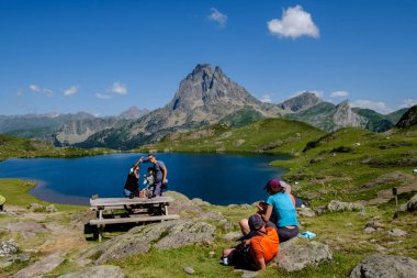 Ayous kulübesinde, Gentau Gölü 'nde, Ayous Gölü' nde, Pireneler Ulusal Parkı 'nda, Pireneler Atlantik' te, Fransa 'da