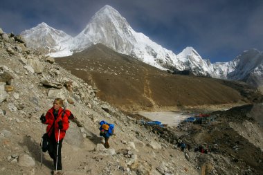 ascenso al Khala Pattar, 5550 mt. agarmatha Ulusal Parkı, Khumbu Himal, Nepal, Asya.
