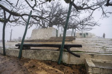 Moulay Abdeslam Ben Mchich 'in mezar ve türbesi, Fas Sufi azizi, mantar döşemesi, Moulay Abdesalam köyü, Rift dağları, Fas