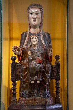Bakire ve Çocuk, çoklu krom ahşap oyma ve kesim, 12. yüzyıl, La Malena Kilisesi, Huesca Diocesan Müzesi, Aragon topluluğu, İspanya