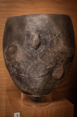 Sade seramik, Olvena Mağarası, La Puebla de Castro, Huesca Müzesi, Aragon Topluluğu, İspanya