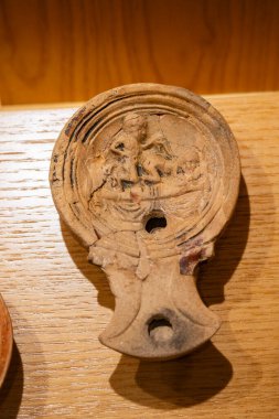 Cinsel motifli seramik lamba, İber dönemi MÖ 350-50 arası, Huesca Müzesi, Aragon Topluluğu, İspanya