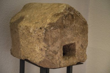 Kireçtaşı cenaze anıtı, 1. yüzyıl, Poza de la Sal, Roma Hispanyası, Valladolid Müzesi, Kastilya Topluluğu ve Leon, İspanya