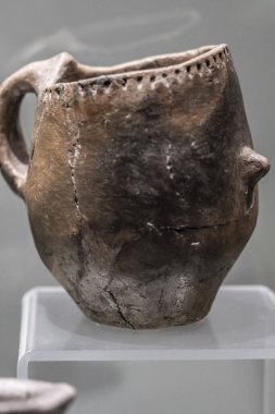 Kil çömlek, Chalcolithic, M.Ö. 5. bin yıl, Bulgaristan Ulusal Arkeoloji Müzesi, Sofya, Bulgaristan Cumhuriyeti, Avrupa