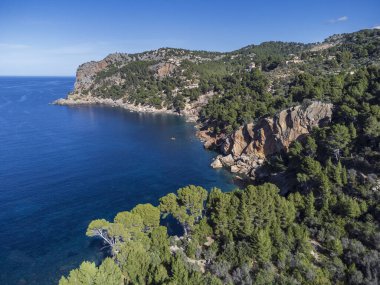 Alconasser kıyıları - Bens de Avall -, Muleta dağı ve Punta Rotja pelerini, Deia, Serra de Tramuntana 'nın doğal alanı, Mayorka, Balearic Adaları, İspanya