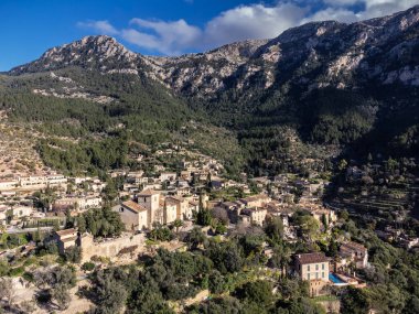 Deia vadisi ve köyü, Serra de Tramuntana 'nın doğal alanı., Majorca, Balear Adaları, İspanya