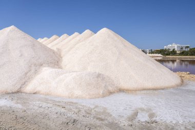 Salinas de Savall, kullanım ve pazarlama için toplanan tuz dağları, M.Ö. 4. yüzyıl tuz madeni, Colonia de Sant Jordi, Ses Salines, Mallorca, Balearic Adaları, İspanya