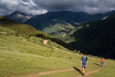 Shuangdiao Tibet Köyü, Siguniangshan Kasabası, Qionglai Dağları, Ngawa Tibetan ve Qiang Özerk Bölgesi, Sichuan, Çin