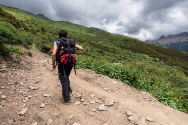 Dafeng Dağı, Haizigou Vadisi, Siguniang Dağı Ulusal Parkı, Qionglai Dağları, Ngawa Tibetan ve Qiang Özerk Bölgesi, Sichuan, Çin