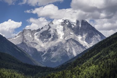 Karlı Yala Dağı, Damba Doğa Koruma Alanı, Tibet Kham, Sichuan, Çin