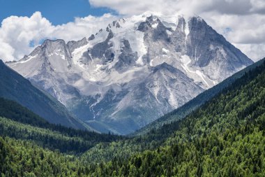 Karlı Yala Dağı, Damba Doğa Koruma Alanı, Tibet Kham, Sichuan, Çin