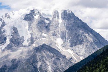 Karlı Yala Dağı, Damba Doğa Koruma Alanı, Tibet Kham, Sichuan, Çin