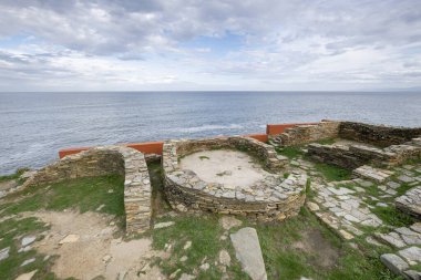 Fazouro kalesi, M.S. 1. ve 3. yüzyıllar arasında yapılmış. C., Fazouro, Foz belediyesi, Lugo ili, Galiçya, İspanya