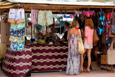 Açık hava pazarı, Sa Savina, Formentera, Balear Adaları, İspanya